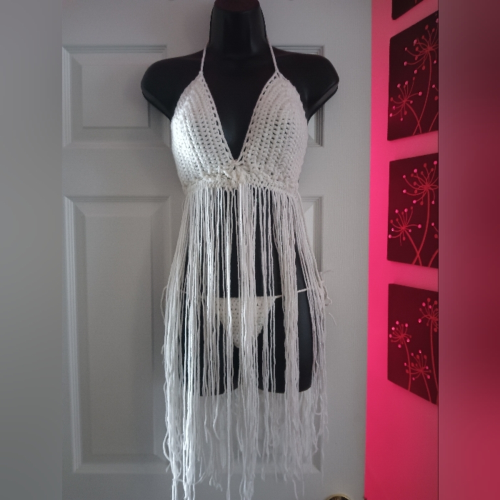 White shimmer 2pc crochet top & bottom.💥😶‍🌫️